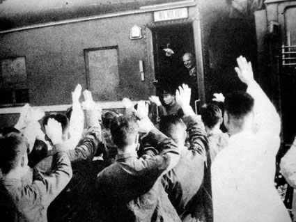 原神女性裸体海报